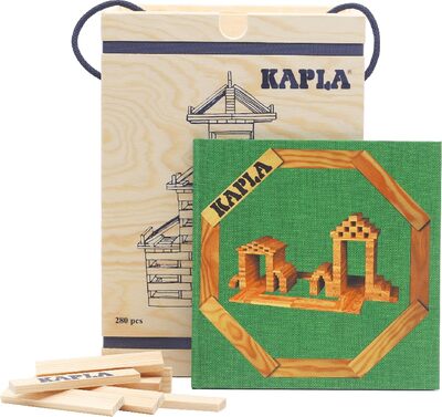 Alle Details zum Kinderbuch Jeu de construction Kapla Malette 280 planchettes naturel+ 1 livre d'art vert 4 ans + und ähnlichen Büchern